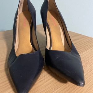 Nine West Navy Pumps